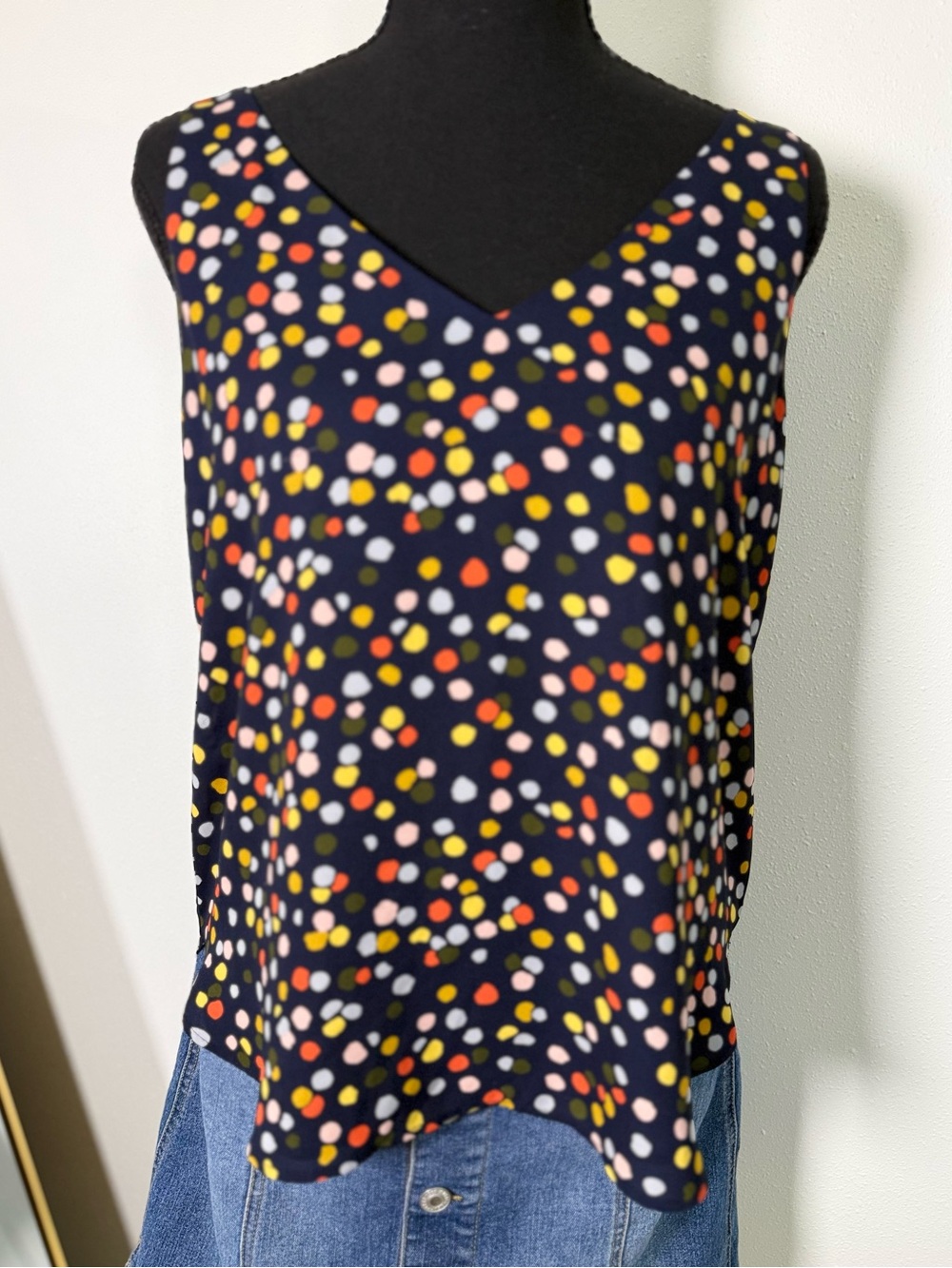 LOFT Confetti Dot Sleeveless Shell Top Size S Navy V-Neck Blouse